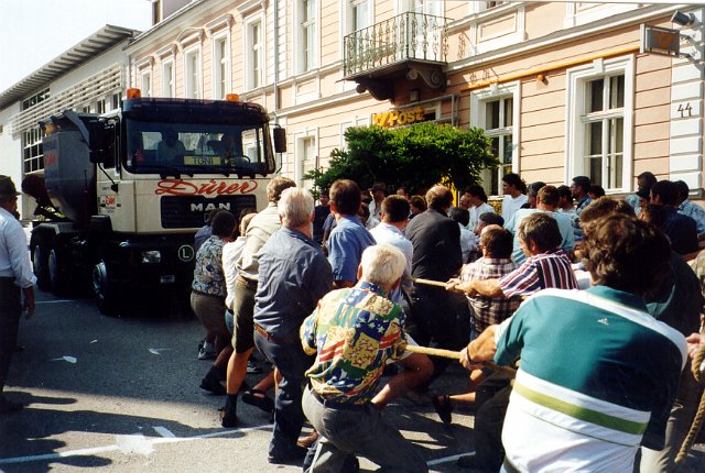 Feitlklub_gegen_LKW_02.jpg